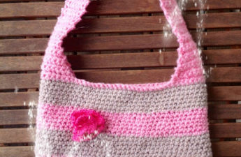 gehäkelte Tasche rosa grau gestreift