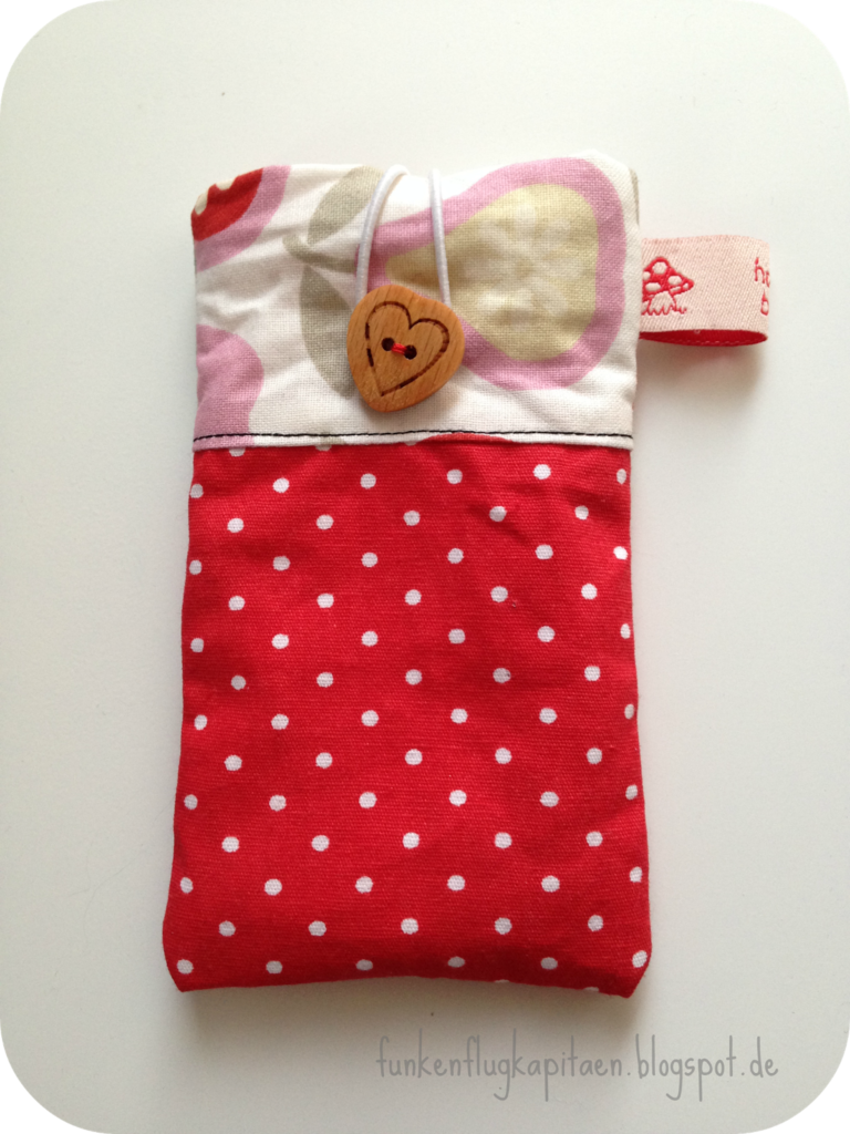 Handytasche Webware Herzknopf rot