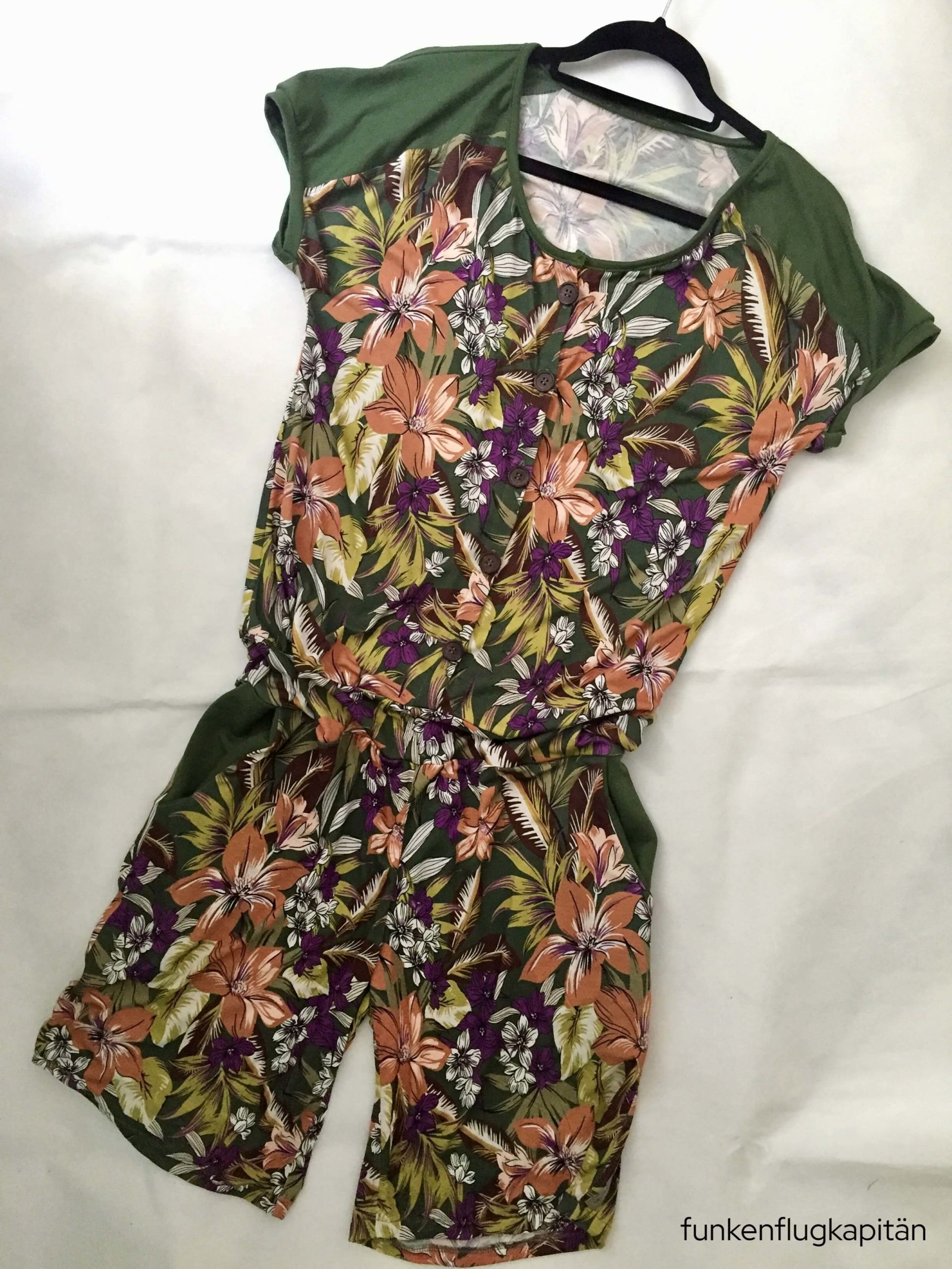 Kibadoo Maeleny Jumsuit grün Blumen Viskosejersey